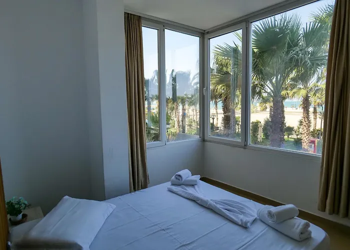 Cattleya Golem (Tirana)