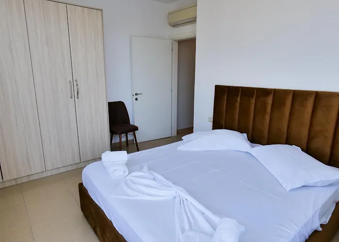 Cattleya Apartment *